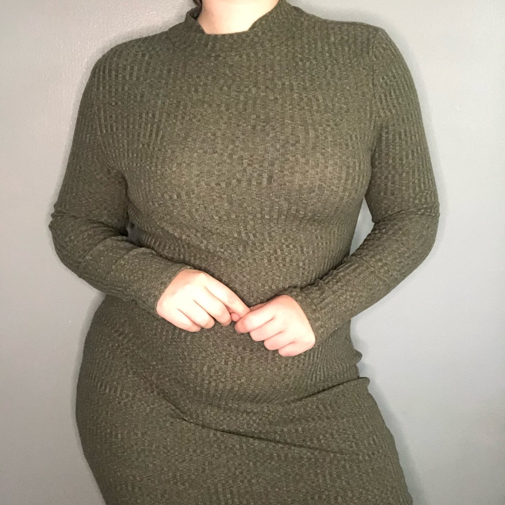 Dip green ribbed bodycon dress